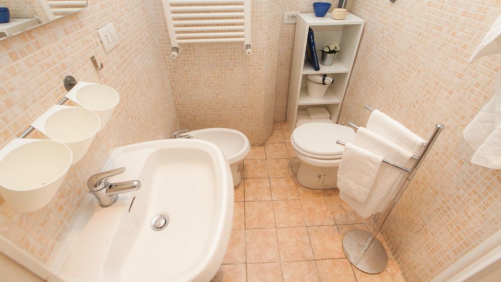 Arenula Balcony Apartment Рим Екстериор снимка