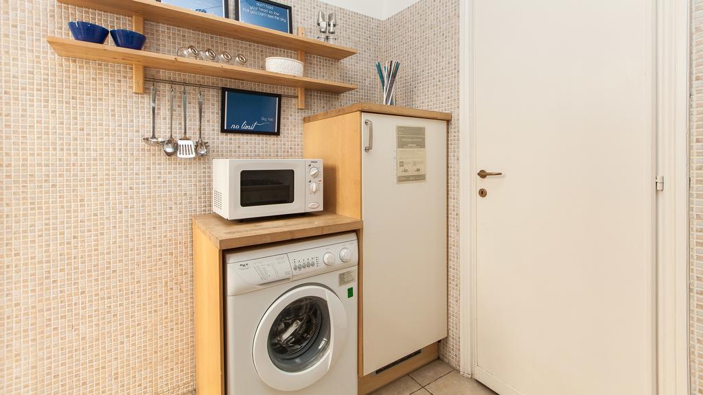 Arenula Balcony Apartment Рим Екстериор снимка